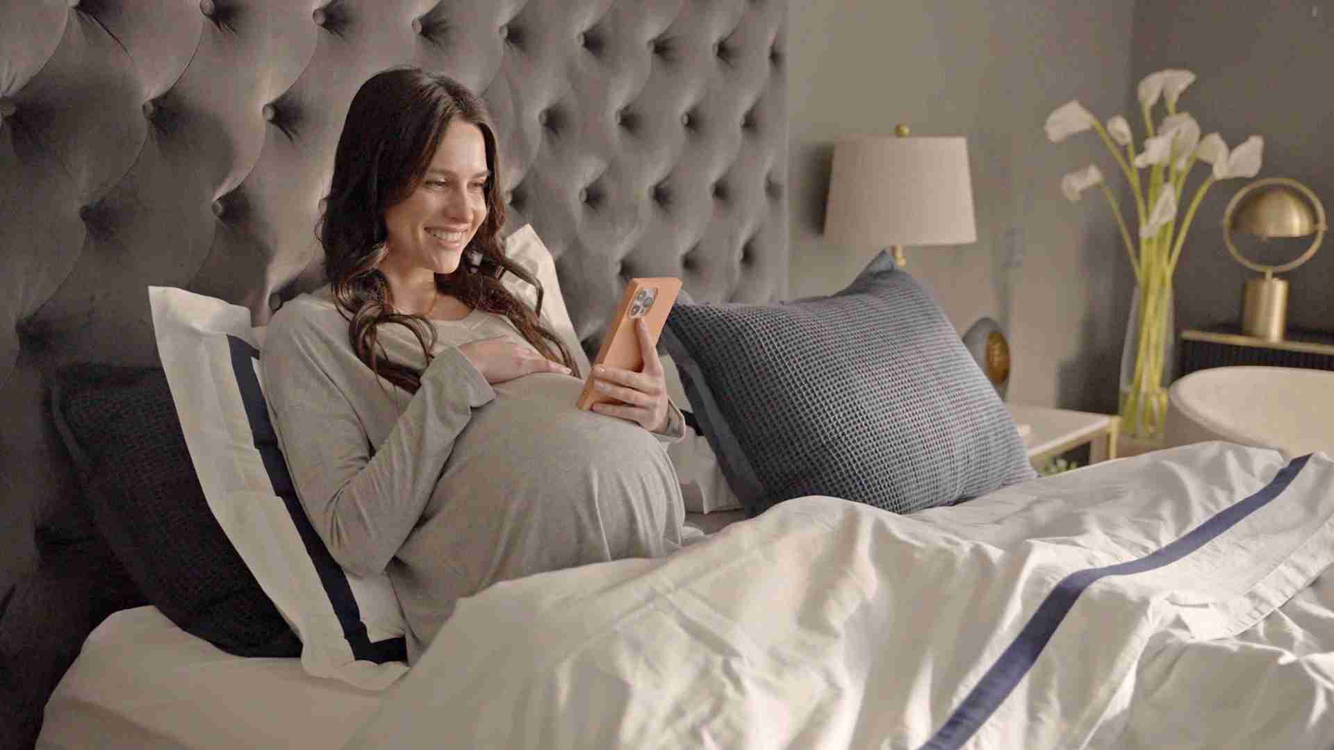 Mom to be in bed